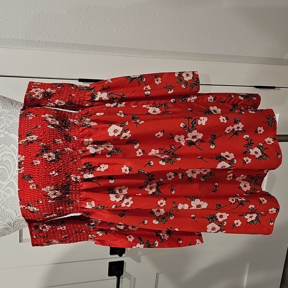 Shein floral bell sleeve rushed bust mini dress. Size M - Picture 3 of 9